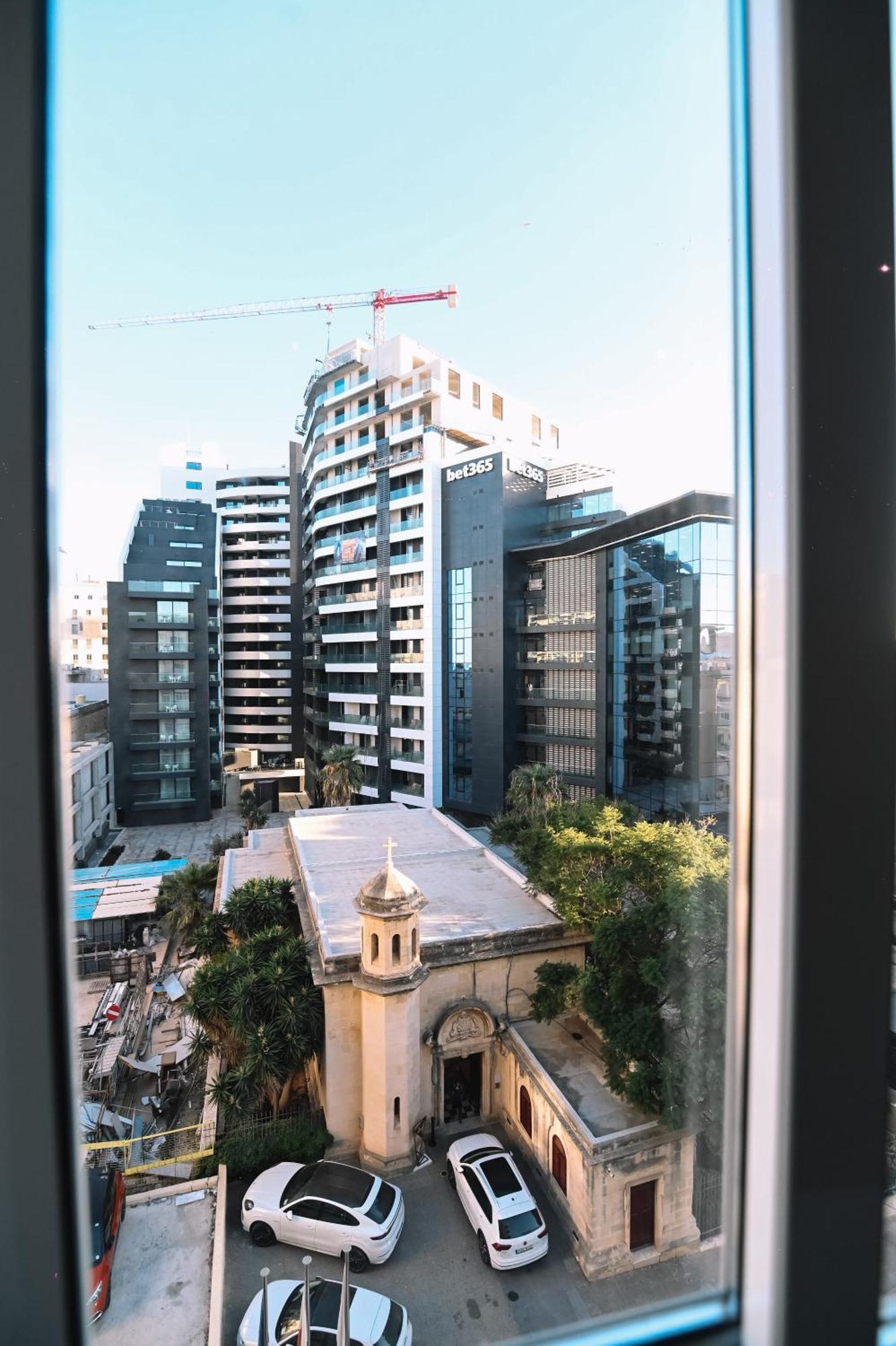 Bright 2 Bedroom Flat In Sliema! Buitenkant foto