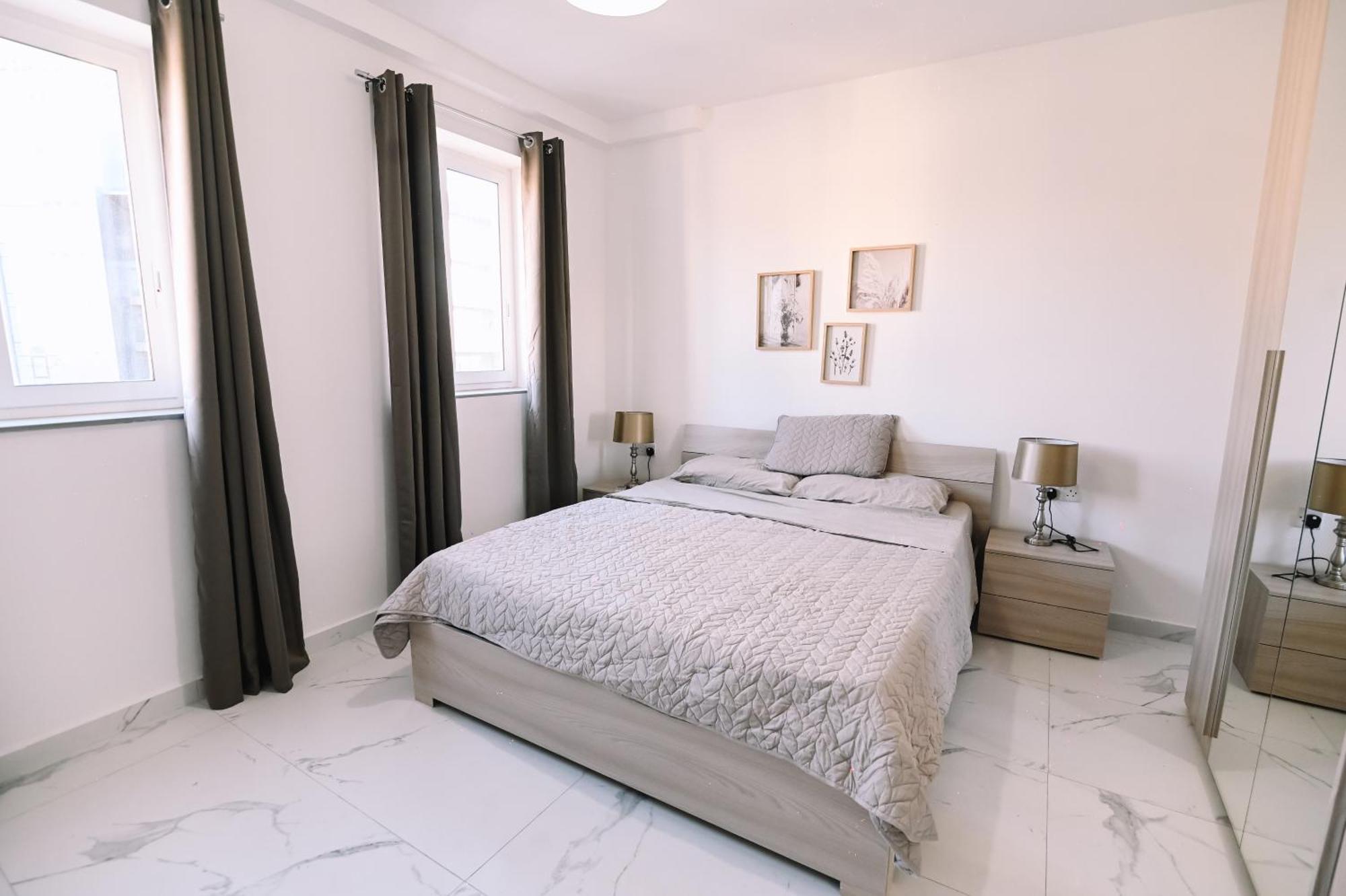 Bright 2 Bedroom Flat In Sliema! Buitenkant foto